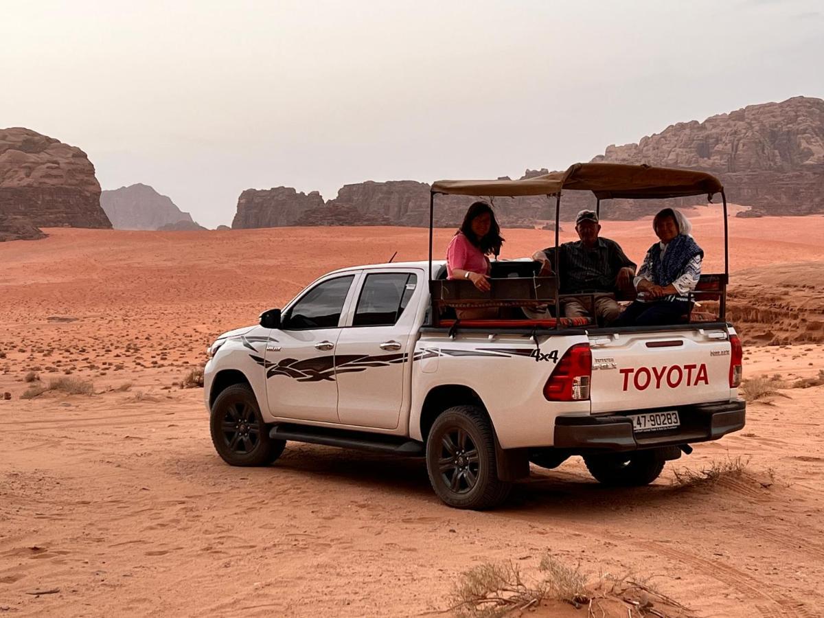 Wadi Rum Sky Tours & Camp Exteriör bild