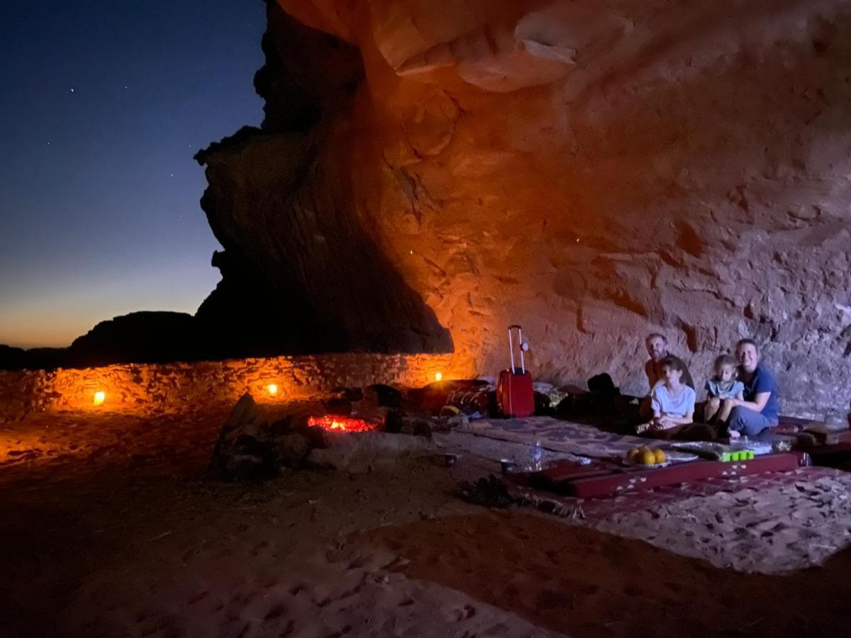 Wadi Rum Sky Tours & Camp Exteriör bild
