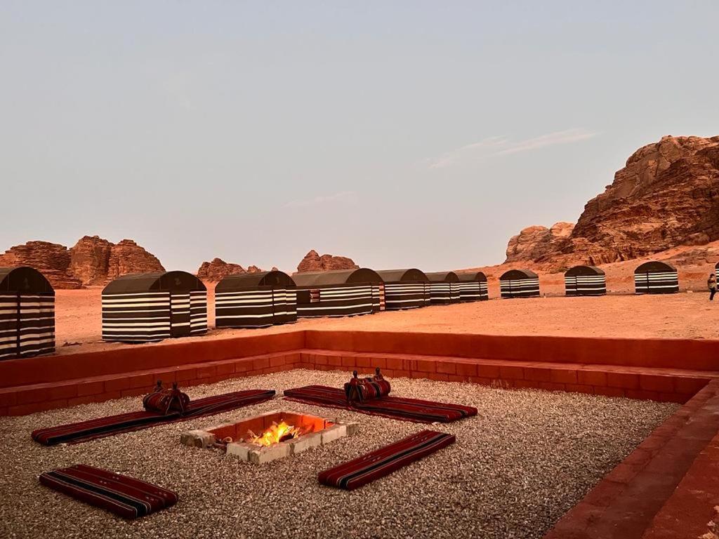 Wadi Rum Sky Tours & Camp Exteriör bild