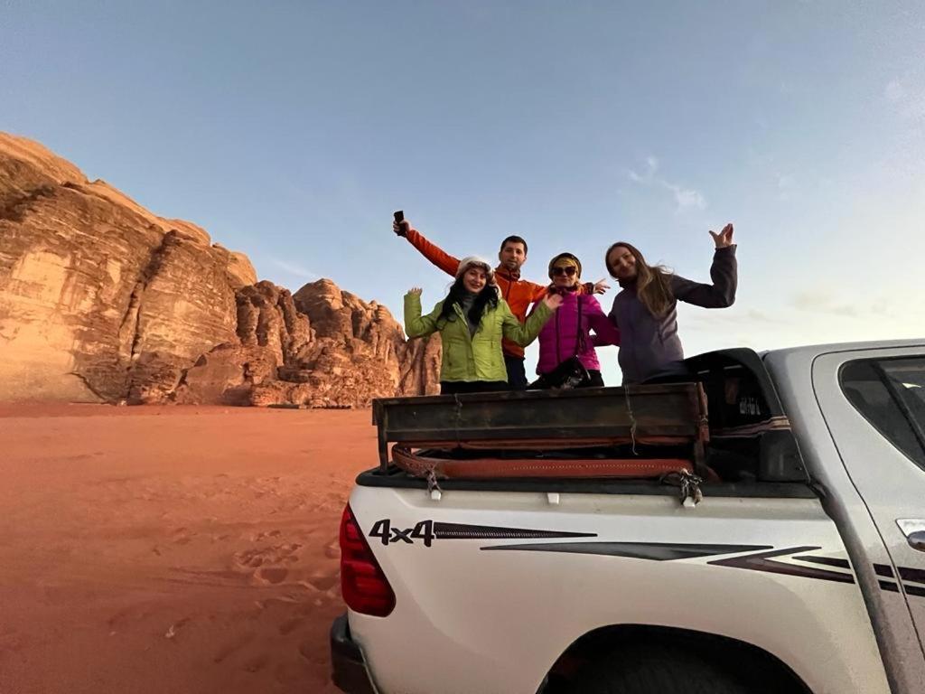 Wadi Rum Sky Tours & Camp Exteriör bild