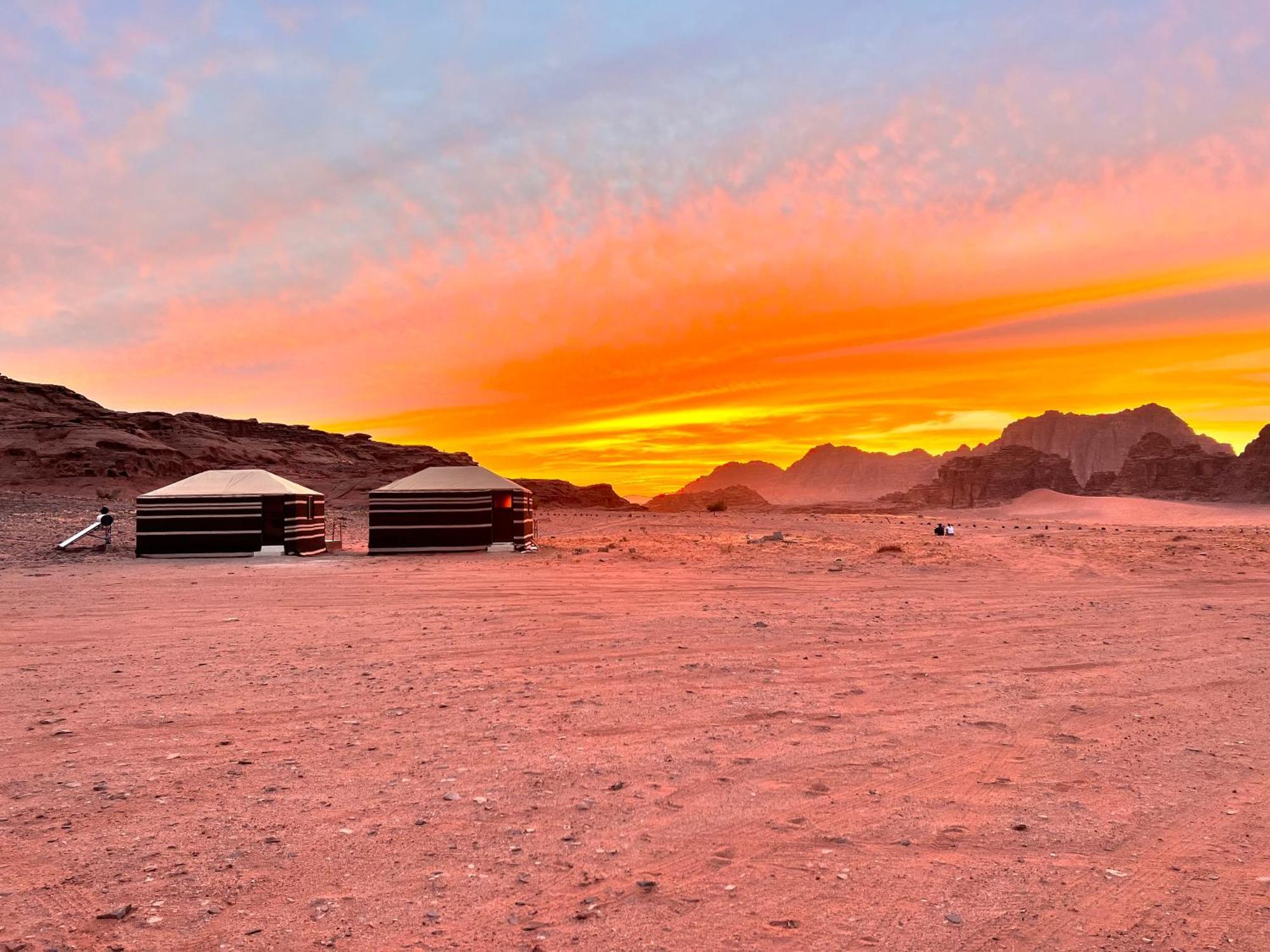 Wadi Rum Sky Tours & Camp Exteriör bild