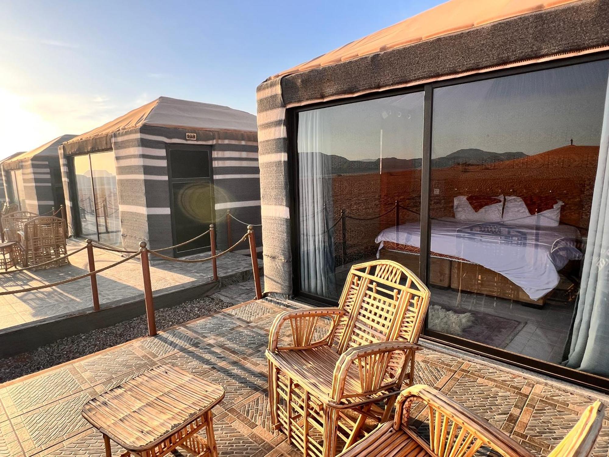 Wadi Rum Sky Tours & Camp Exteriör bild