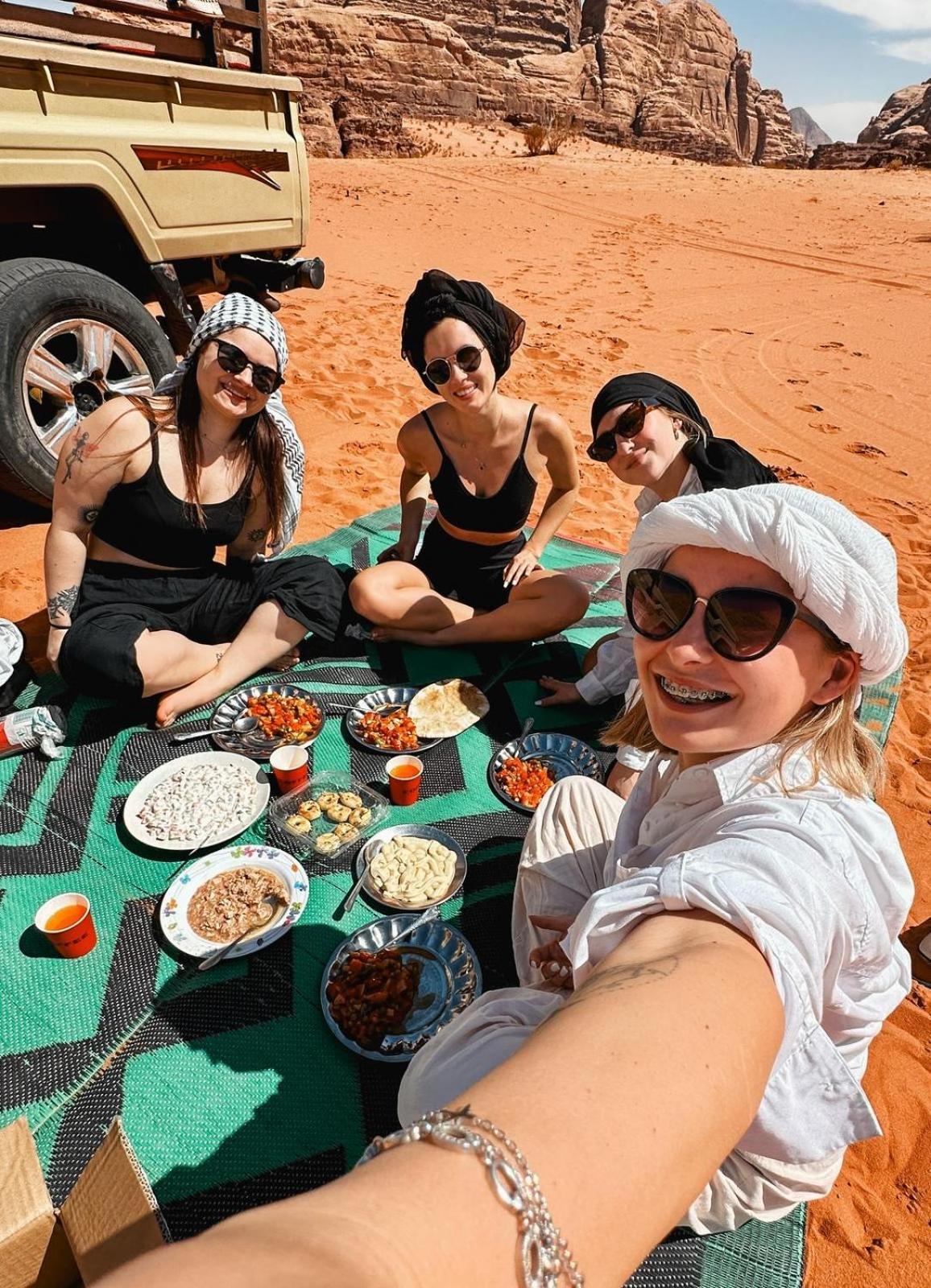 Wadi Rum Sky Tours & Camp Exteriör bild